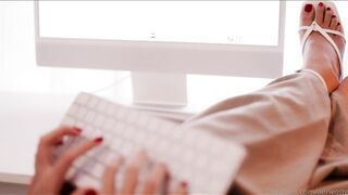 Aeries Steele POV Glasses Blow Out Video Leaked