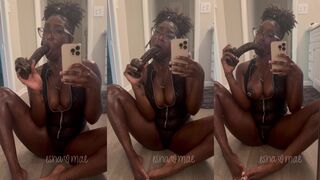 Esha Mae dildo squirt