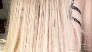 Onlyshams/LilyShams & maeurn.tv Strap Fuck Onlyfans