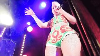 Iggy Azalea - Topless & Sexy (Video 1)