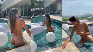 Carolina Samani Naked Poolside