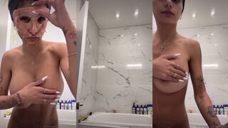 Mia Khalifa nude beauty mask bathroom ppv