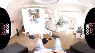 3V4 3lf13- C0spl4y 4ll Th3 W4y: S1s G3ts A Cr34mp1e