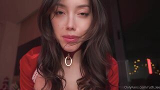 Ruth Lee private show Christmas lights