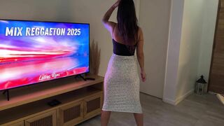 N.B OF - Mommy Twerks