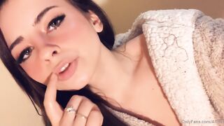 Aliiceapple (Video 3)