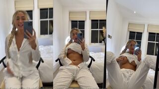 Lillian Phillips squirting against mirror
