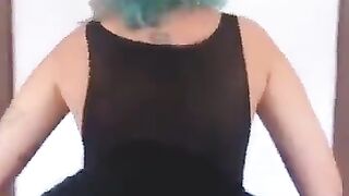 Azzy sexy (Video 4)