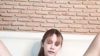 Isabella Harris finger fucking