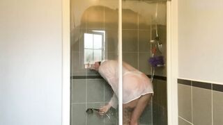 Hannah in shower