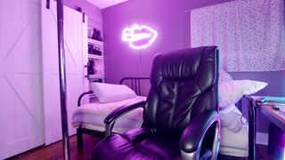 aynmarie's live cam show recorded on 2024-10-03 01-14-22