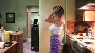 Gabbie Carter dancing queen