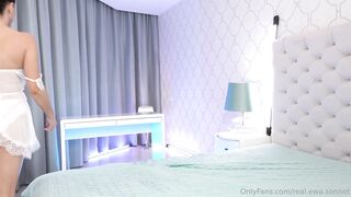 Ewa Sonnet my Big boobs in your bedroom tonight