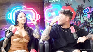 Lillian Phillips Fuck Little Person Live On Pillow Talk Video Leaked